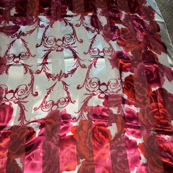 VINTAGE Square Scarf - Picture 2 of 4